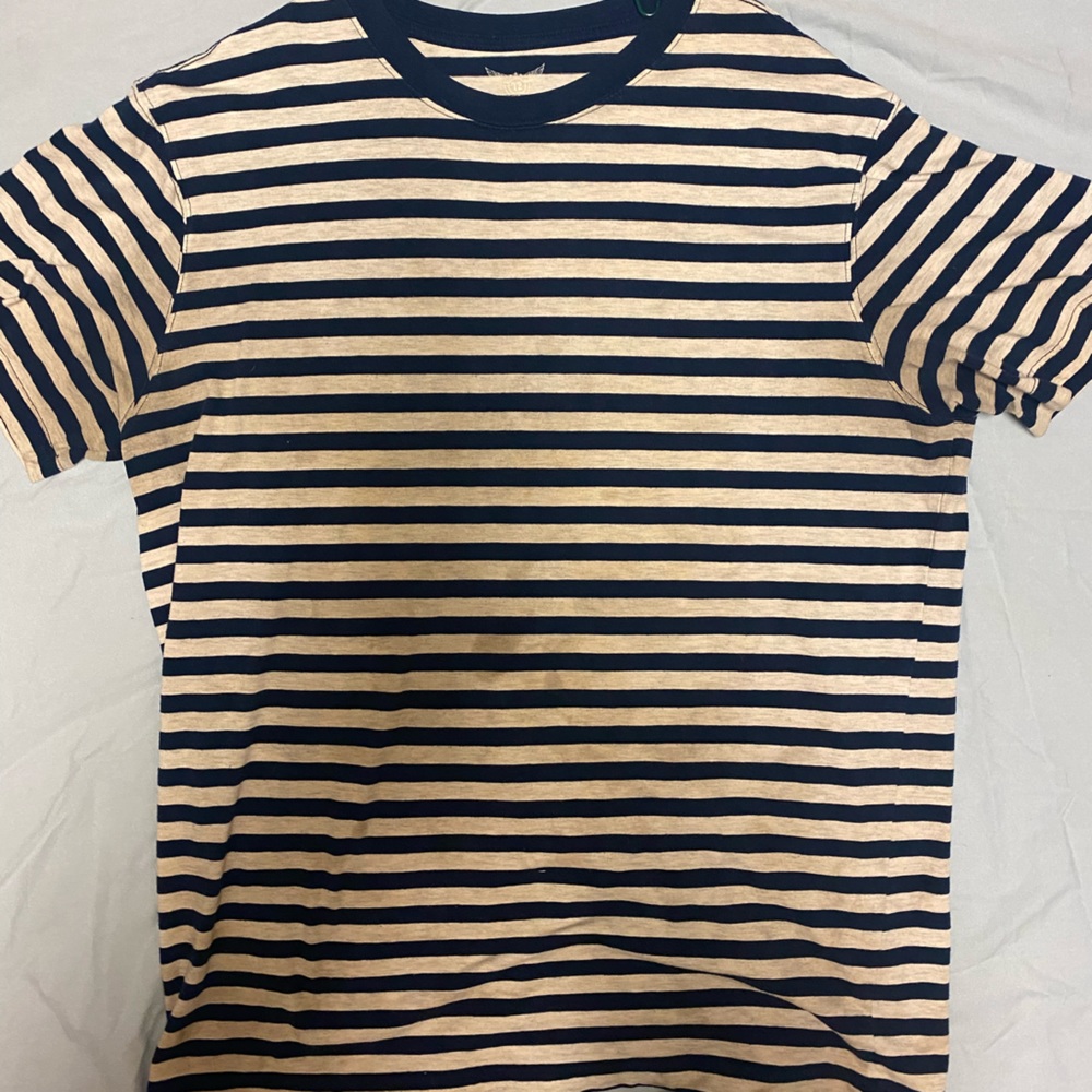 navy striped tee